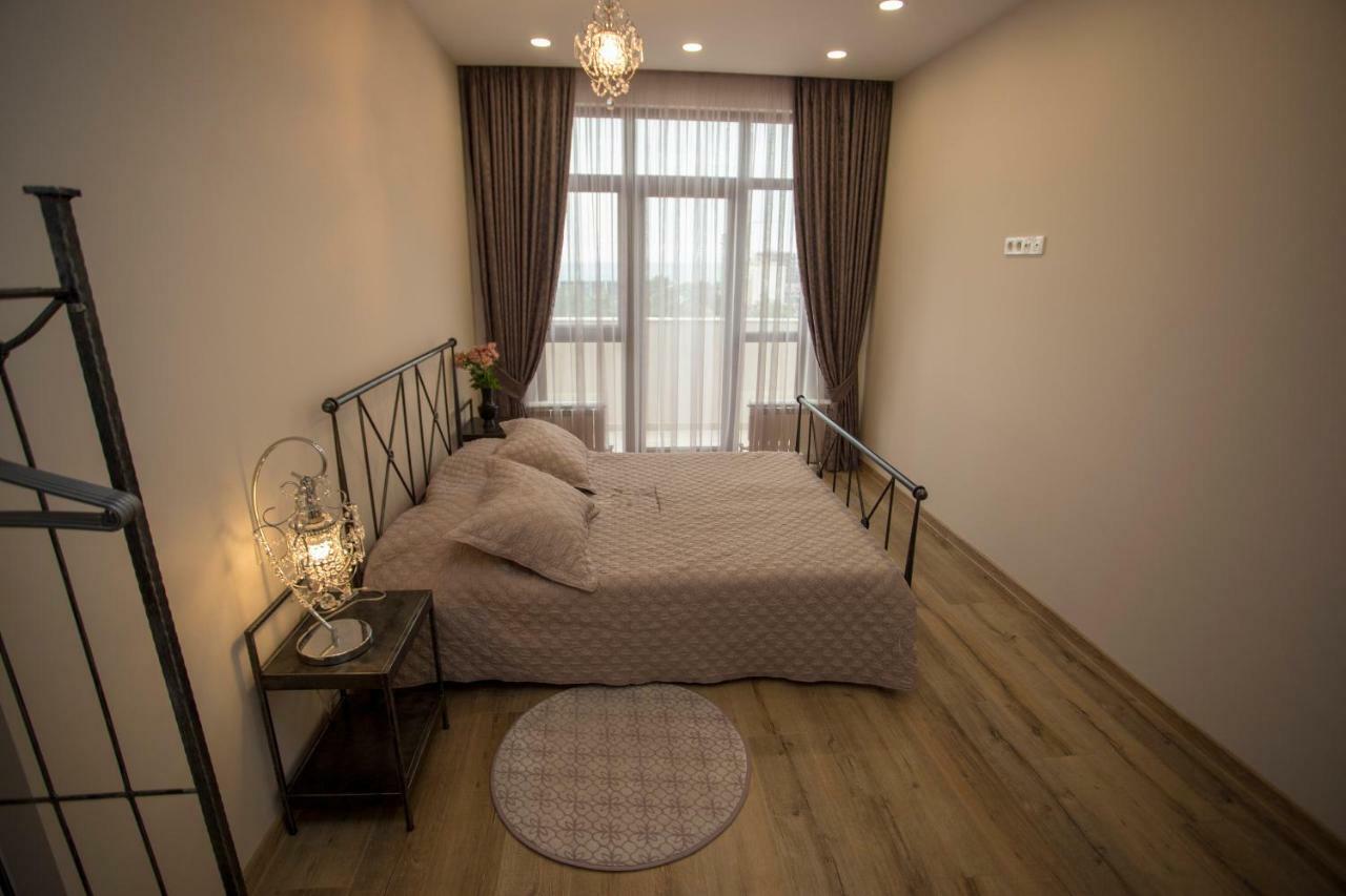 באטומי Nano'S Exclusive Fashionable Apartment מראה חיצוני תמונה